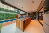 Casa de Esquina Totalmente Mobiliada à Venda no Tamboré 11 — Foto #13