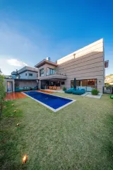 Casa de Esquina Totalmente Mobiliada à Venda no Tamboré 11 — Foto #3
