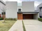 Casa Contemporânea e Mobiliada à Venda no Vila Solaia — Vista Principal
