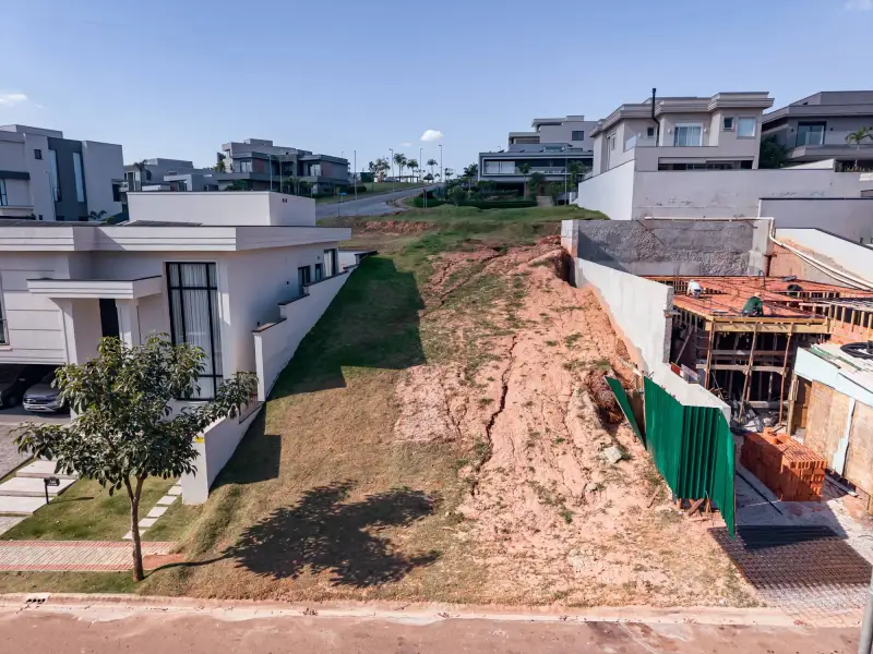Terreno à Venda no Condomínio Itahyê