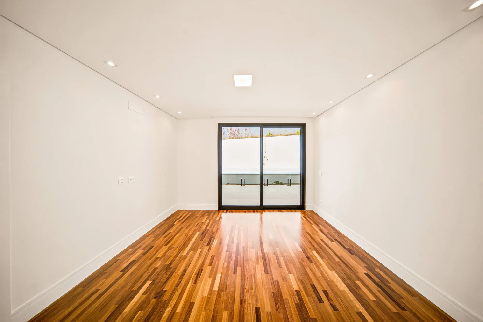 Casa Contemporânea de Esquina no Gênesis II — Foto #50