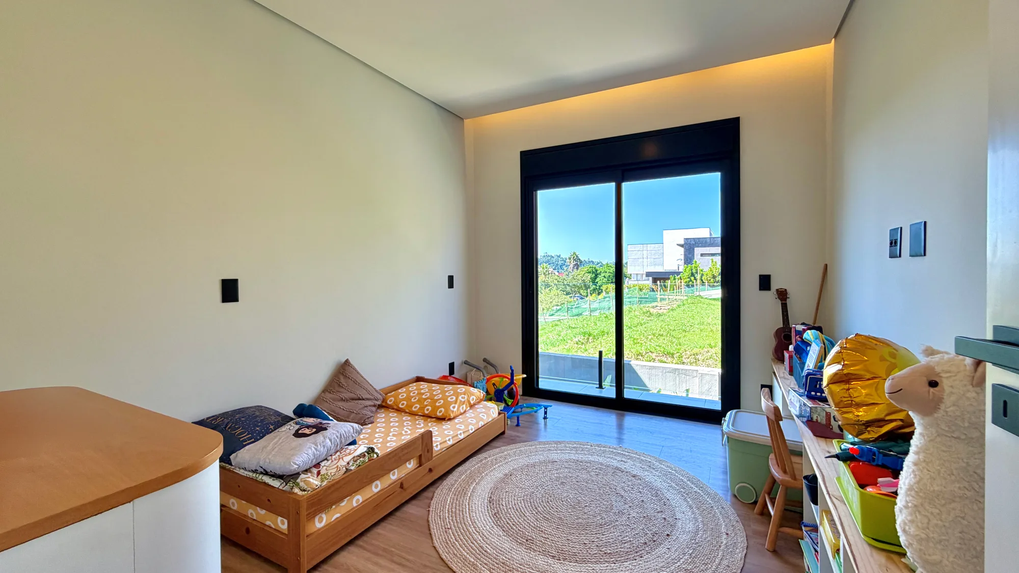 Casa Contemporânea à Venda no Condomínio Gênesis II — Foto #6