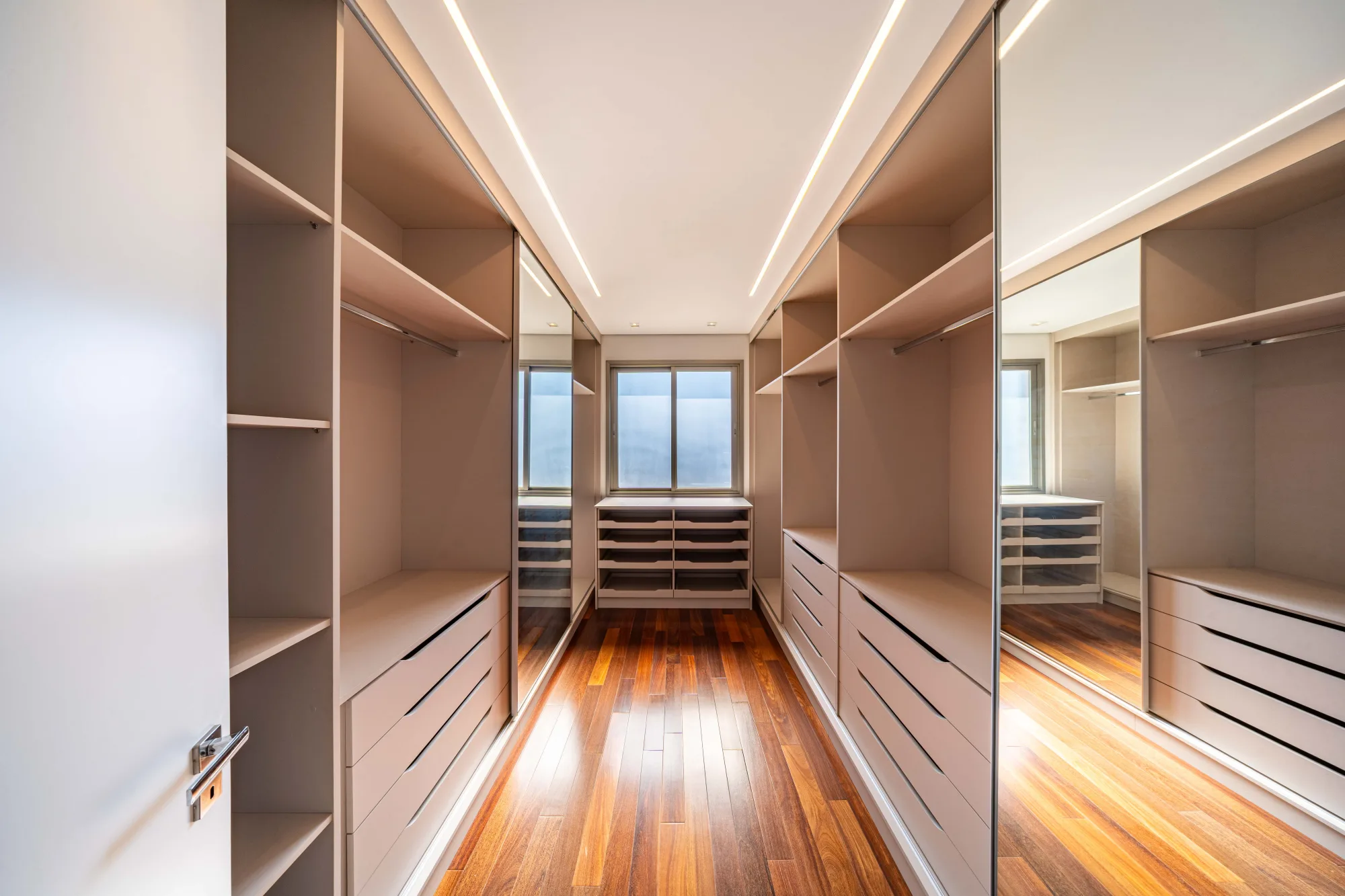 Mansão Madri à Venda no Residencial Alphaville 1 — Foto #46