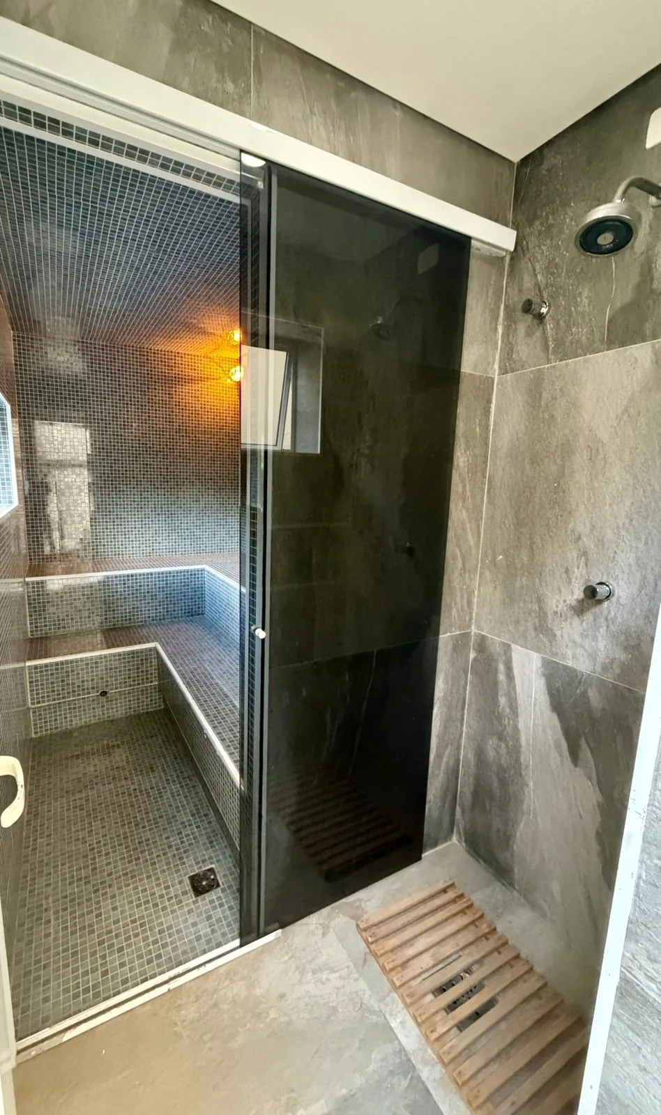 Casa Reformada à Venda no Alphaville 4 — Foto #4