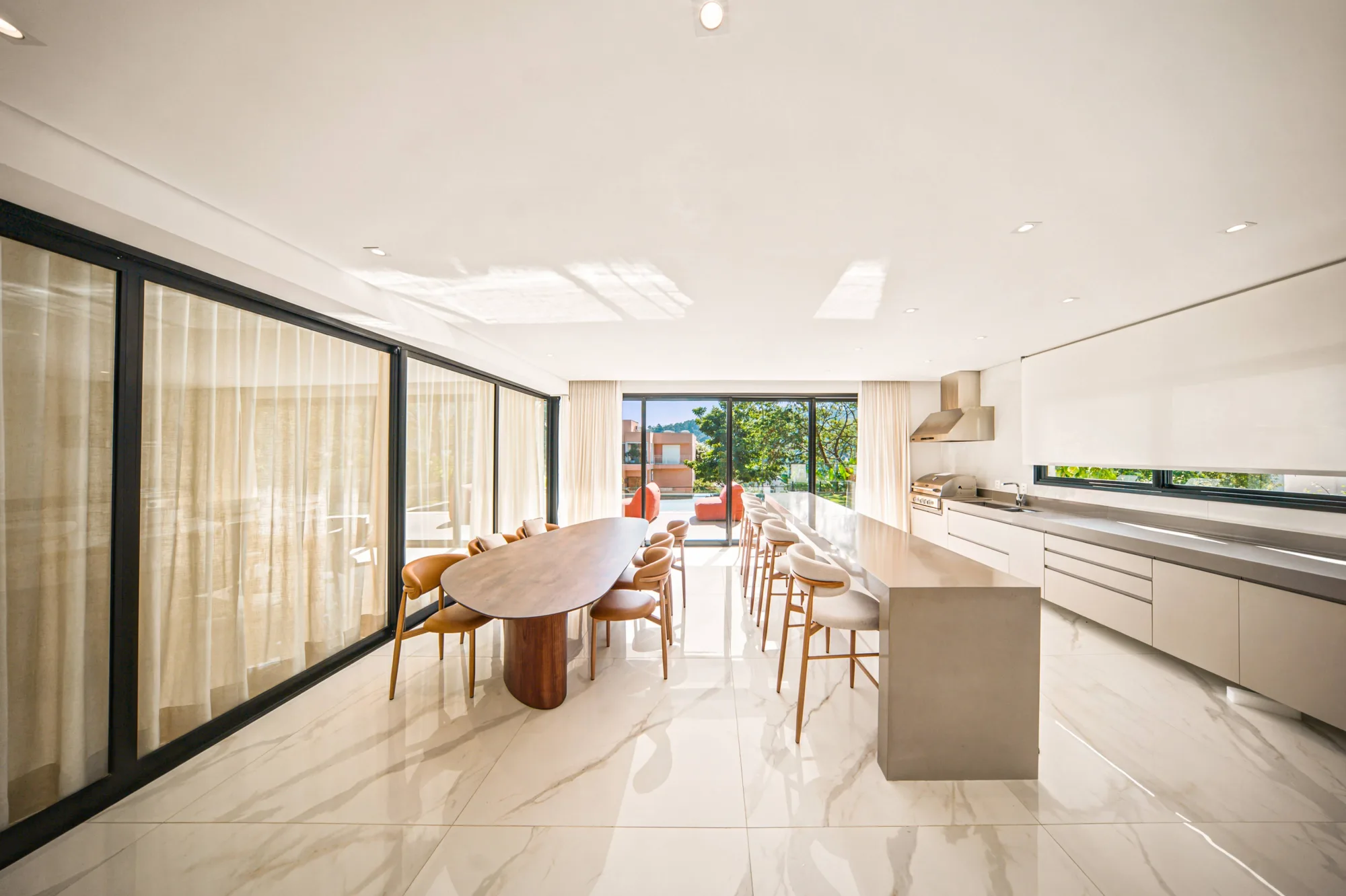 Casa Contemporânea de Esquina no Gênesis II — Foto #25