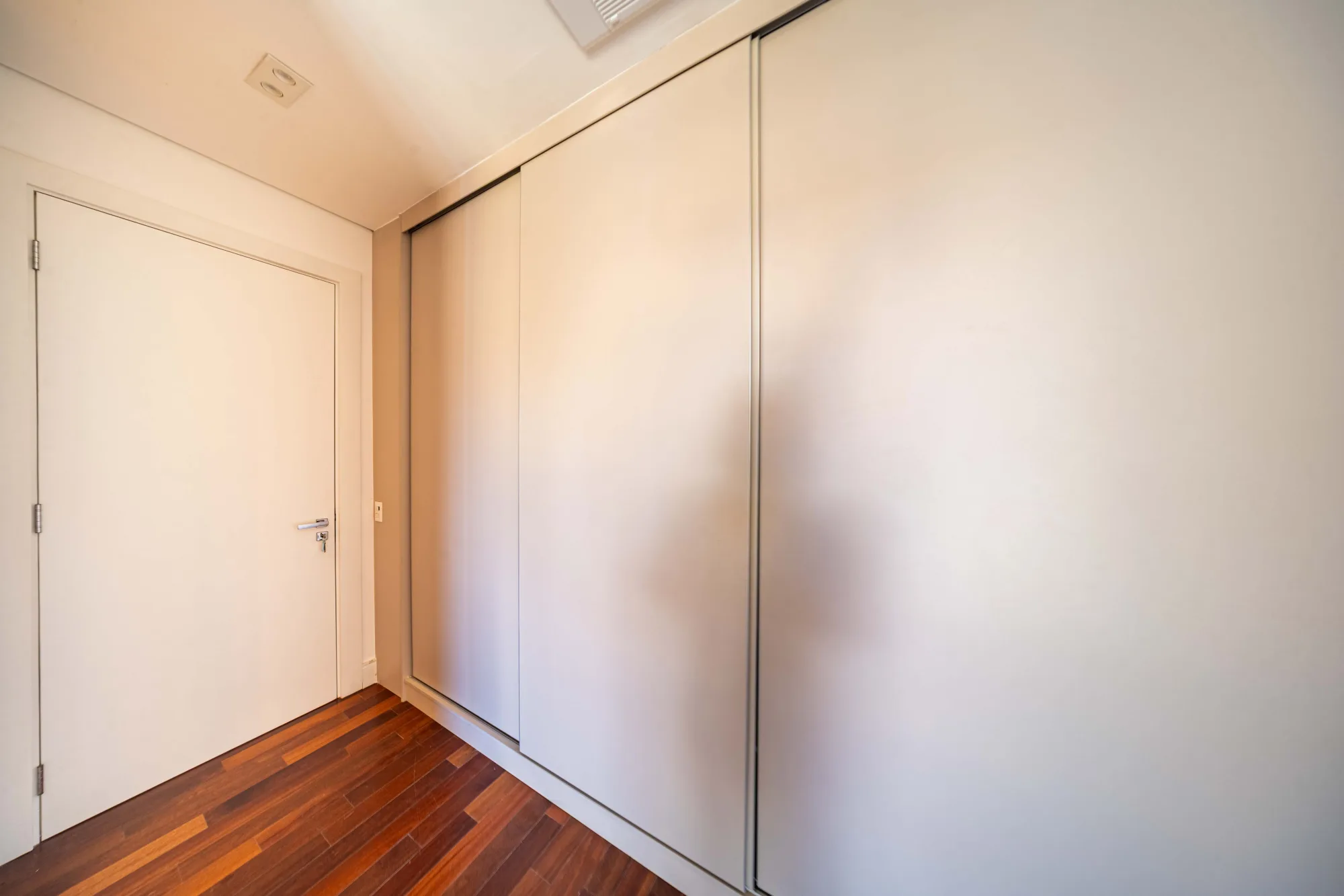 Mansão Madri à Venda no Residencial Alphaville 1 — Foto #12