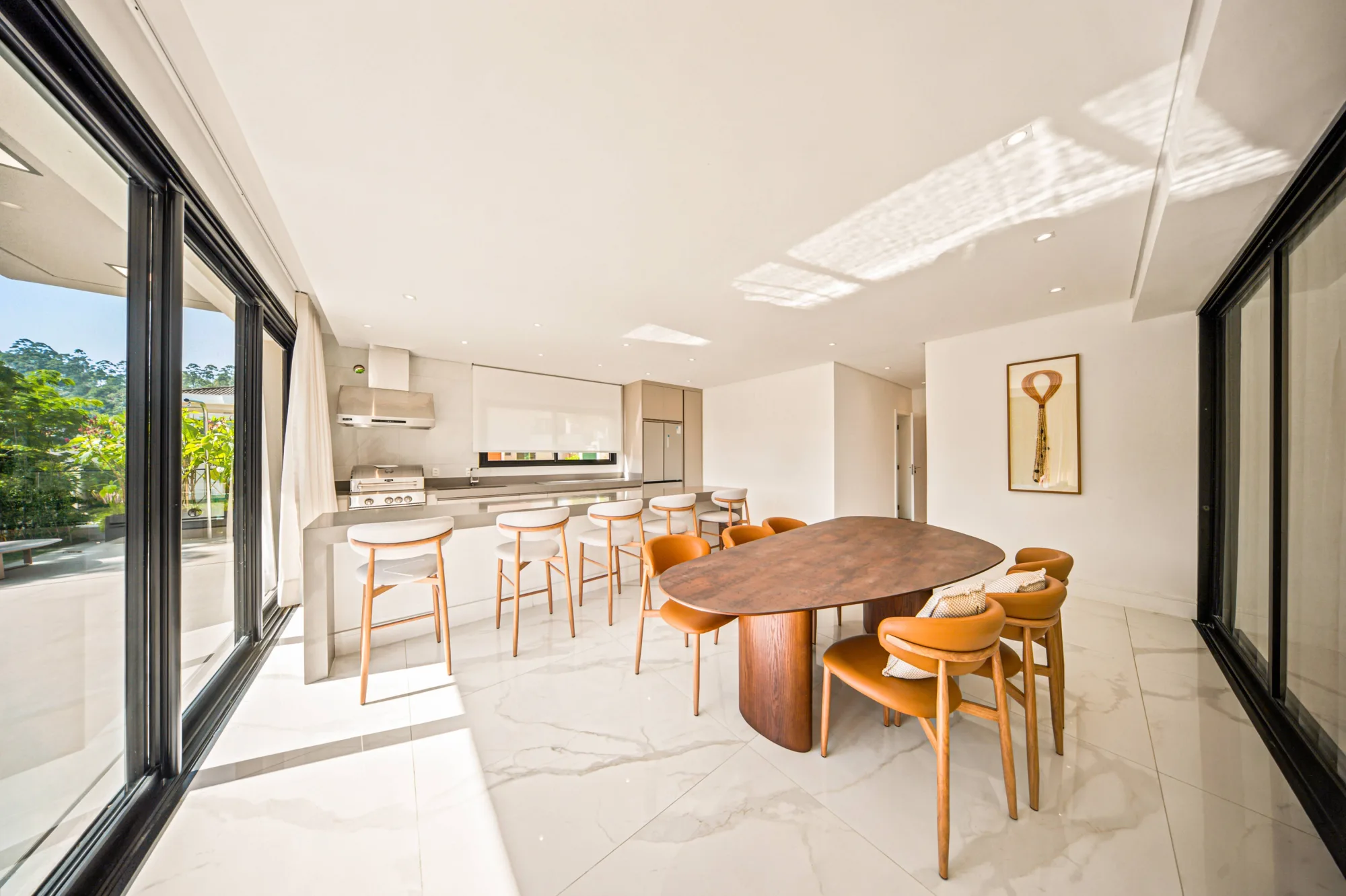 Casa Contemporânea de Esquina no Gênesis II — Foto #27