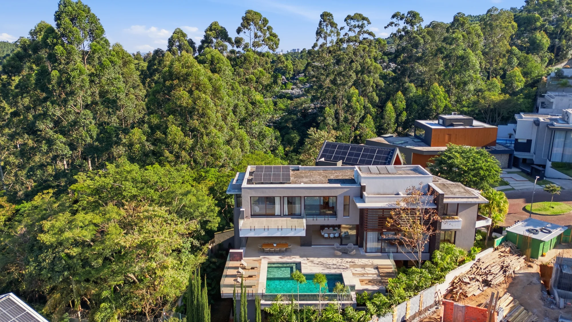 Mansão Nova e de Padrão Triple A à Venda no Tamboré 11 — Foto #14
