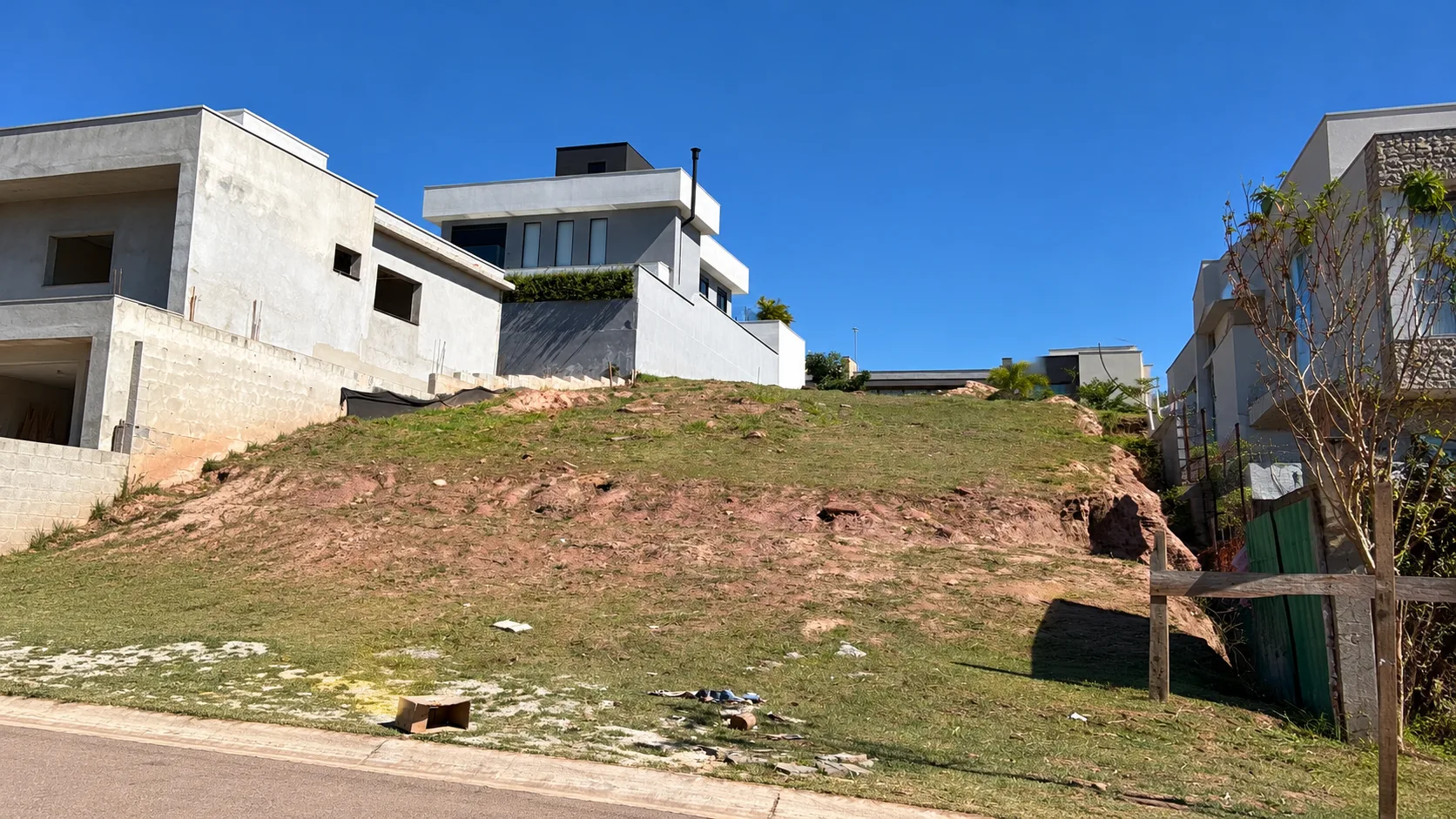 Terreno à Venda no Condomínio Residencial Itahyê — Vista Principal