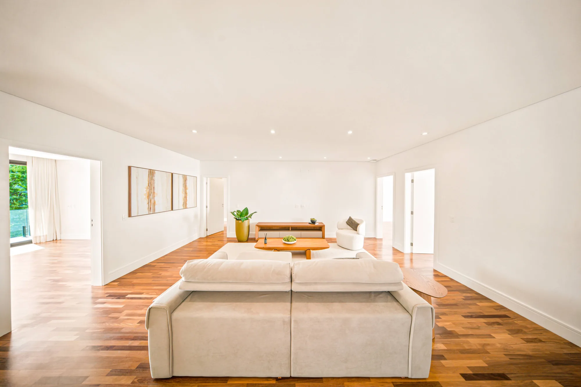 Casa Contemporânea de Esquina no Gênesis II — Foto #33
