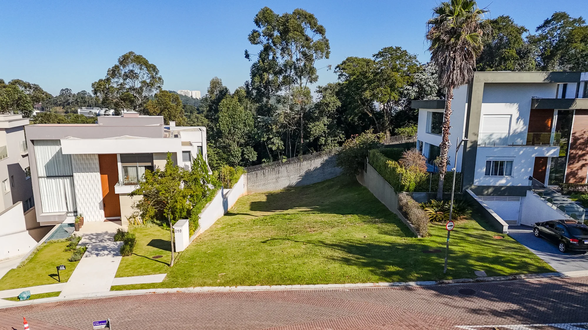 Terreno de Alto Padrão à Venda no Tamboré 11 — Foto #2