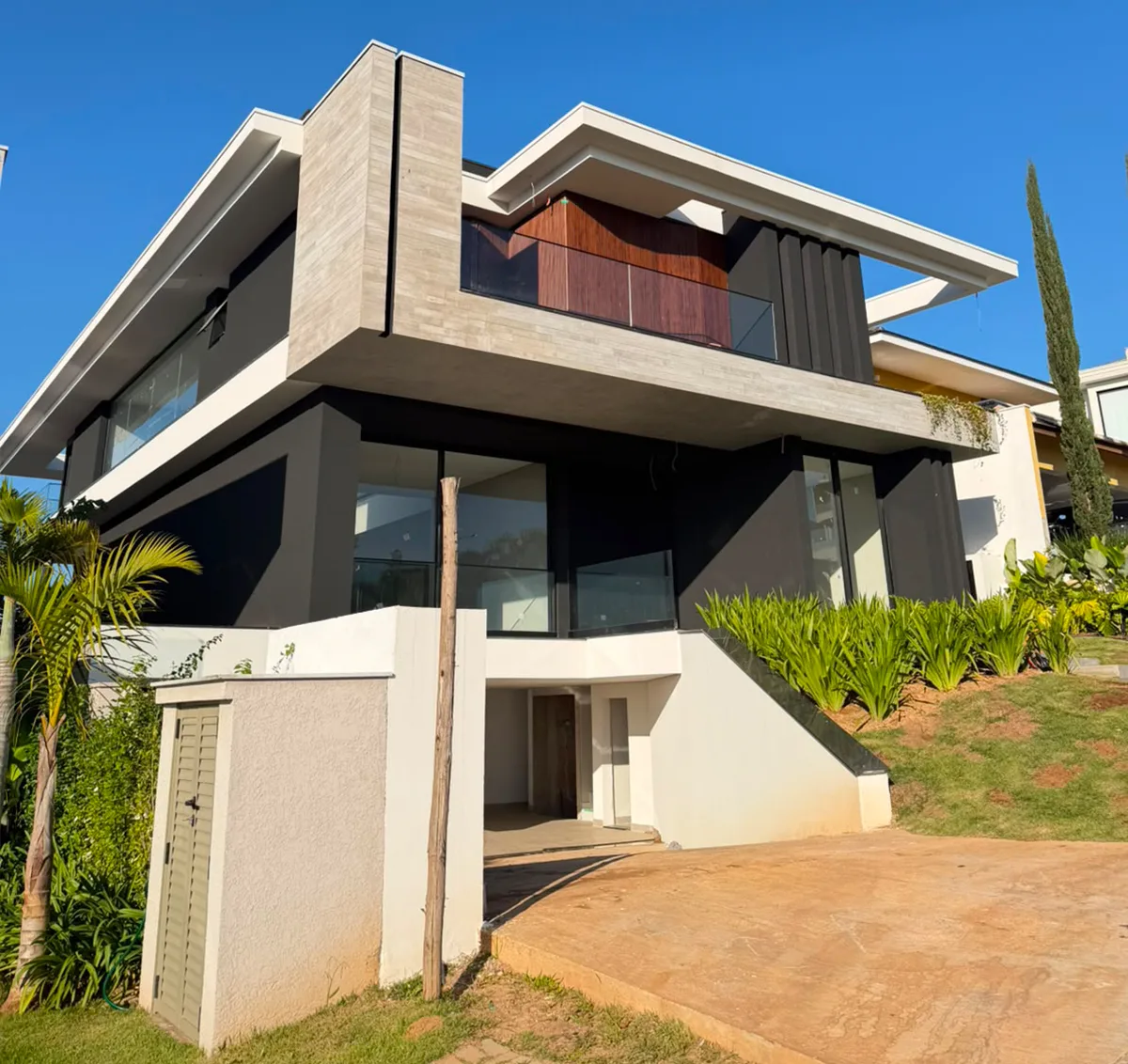 Mansão de Luxo à Venda no Genesis II — Foto #2