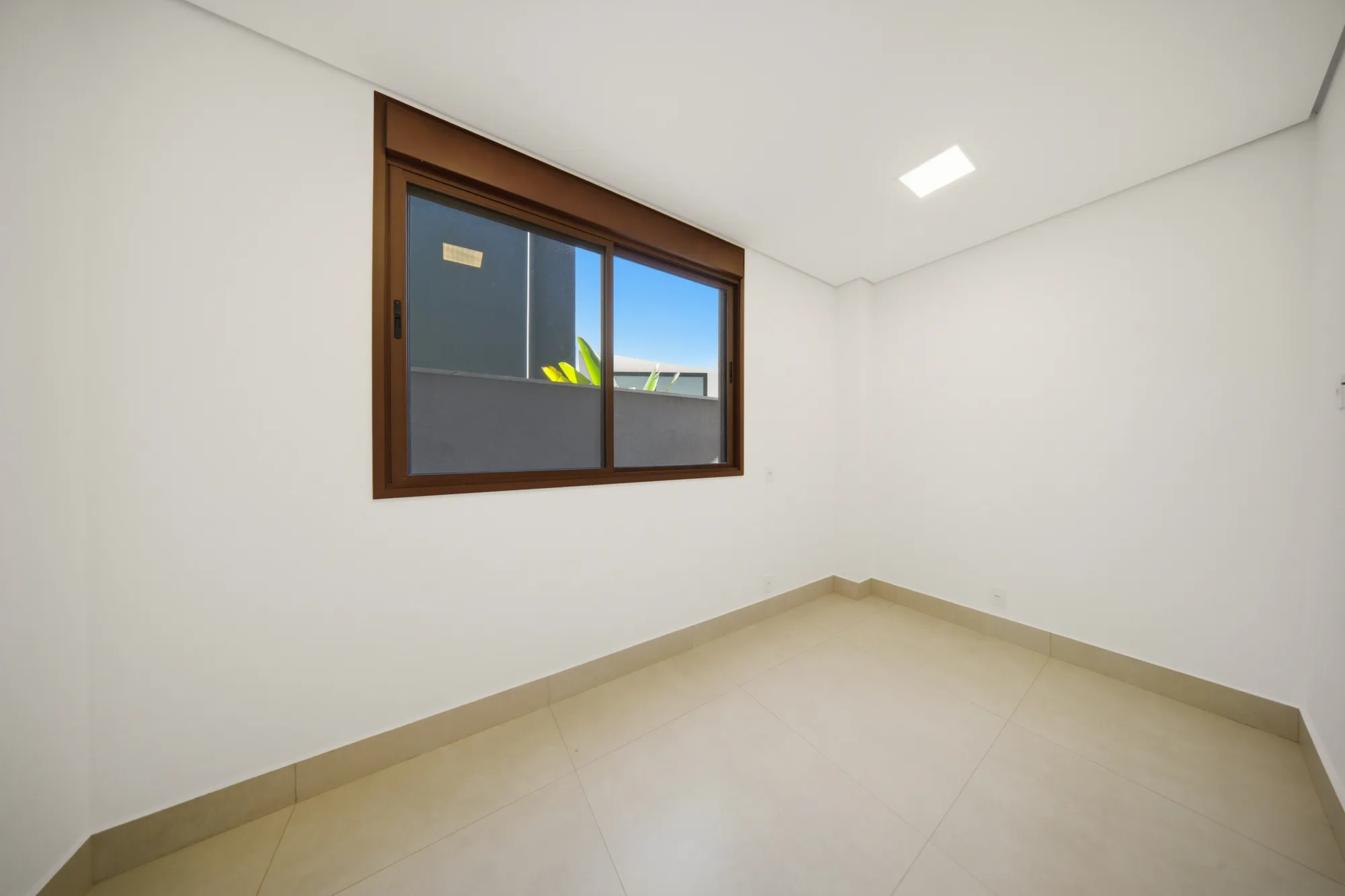 Mansão Nova e de Padrão Triple A à Venda no Tamboré 11 — Foto #27