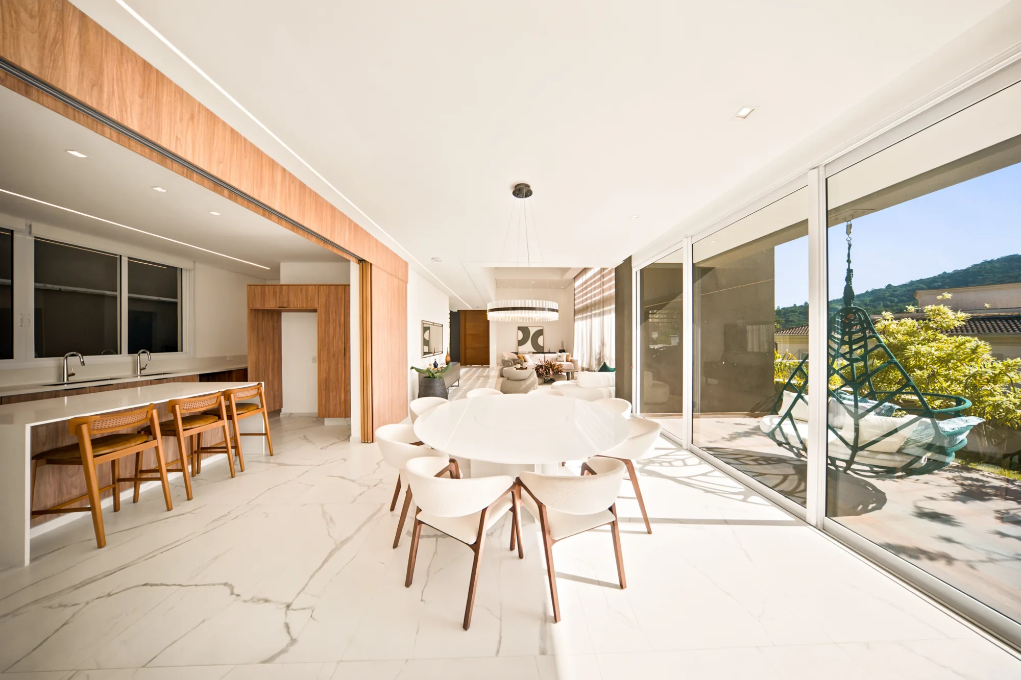 Casa de Alto Padrão à Venda no Tamboré 10 — Foto #10