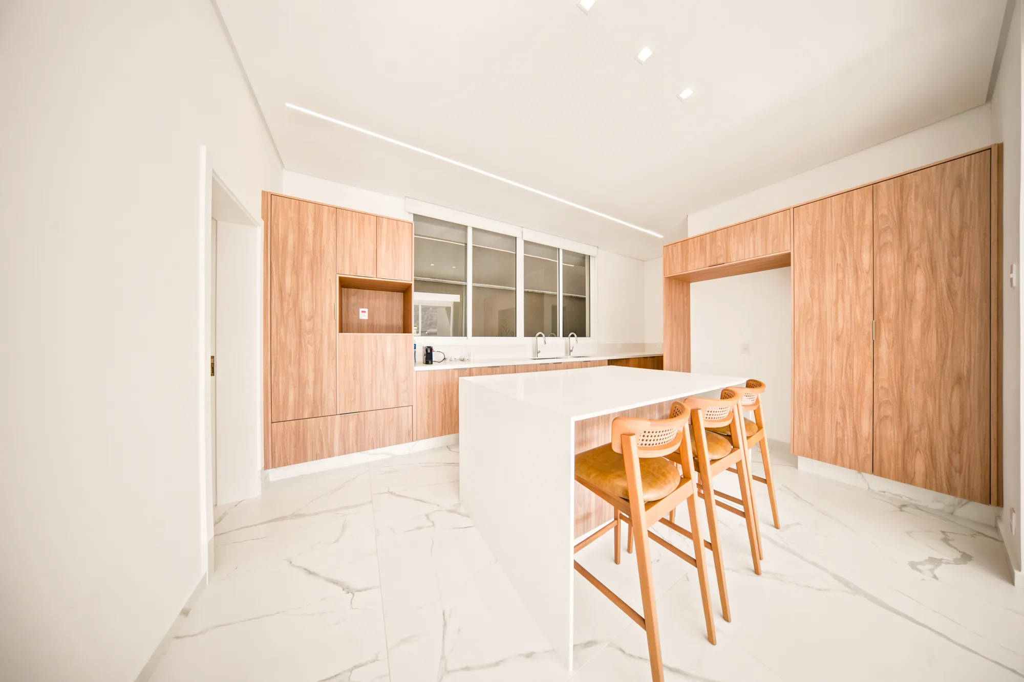 Casa de Alto Padrão à Venda no Tamboré 10 — Foto #12
