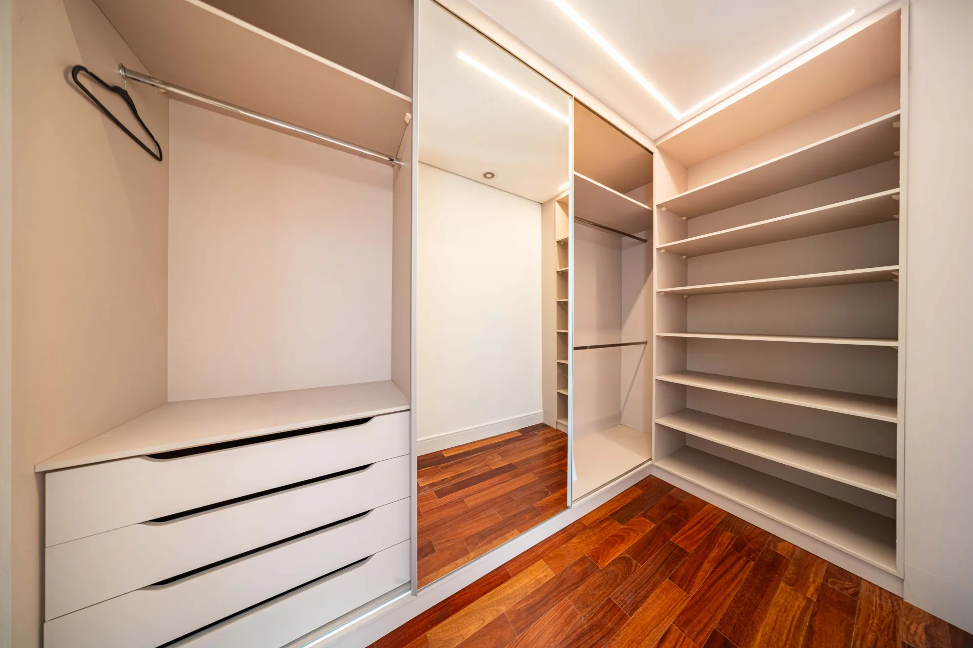 Mansão Madri à Venda no Residencial Alphaville 1 — Foto #42